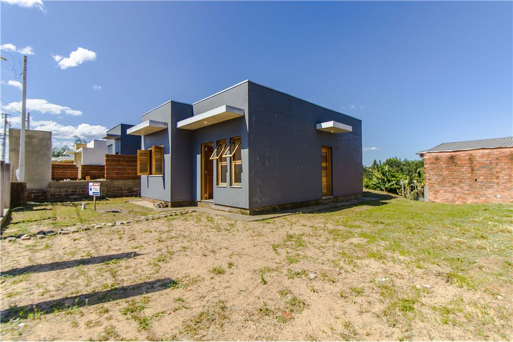 Casa à venda com 2 quartos, 300m² - Foto 4