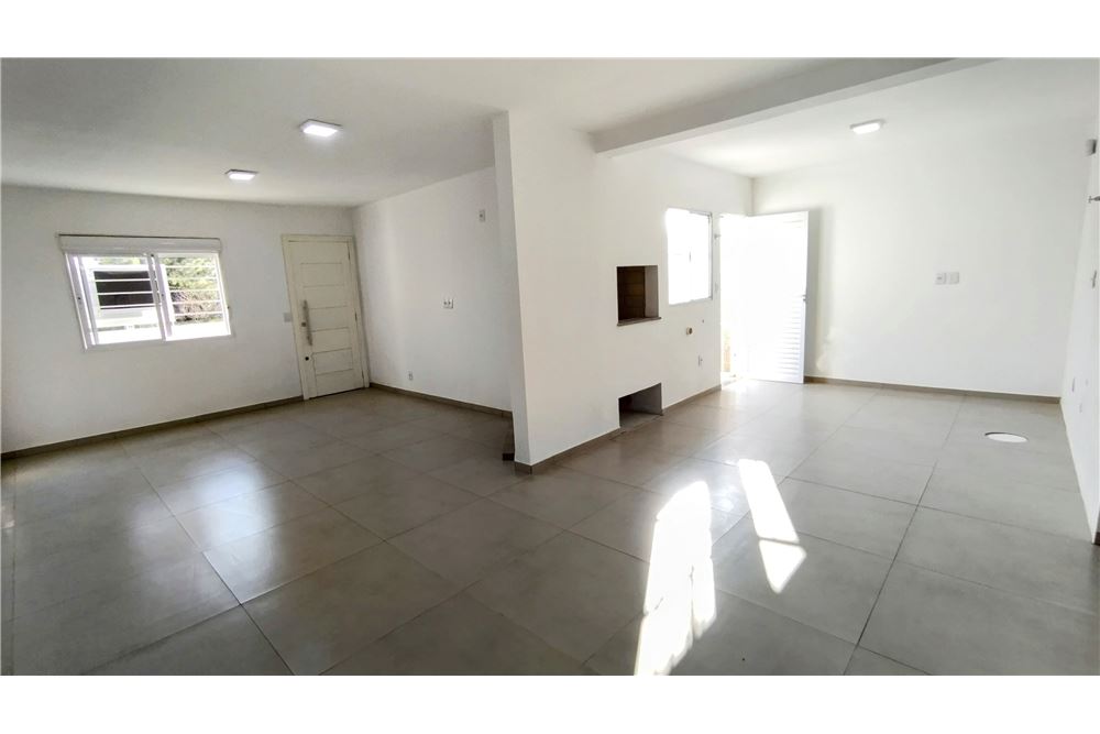 Casa à venda com 2 quartos, 73m² - Foto 3