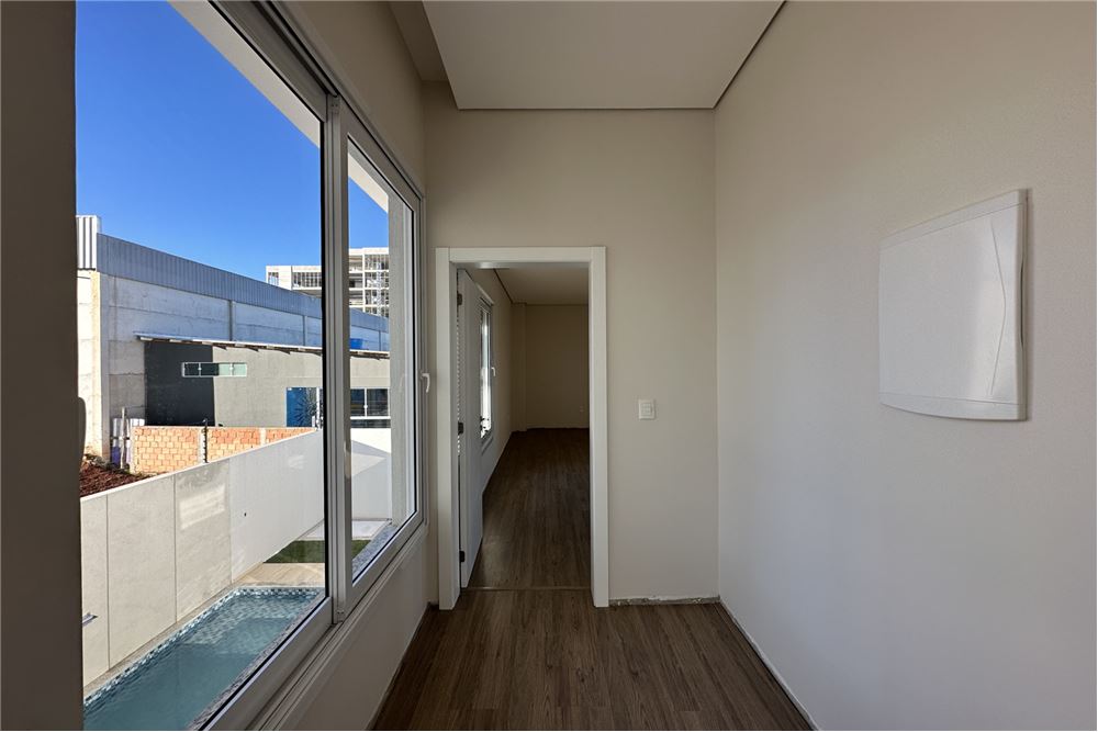 Casa à venda com 3 quartos, 227m² - Foto 8