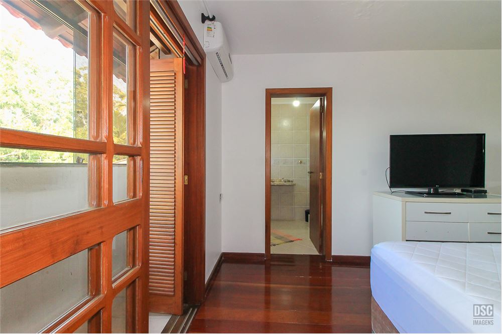 Casa à venda com 3 quartos, 388m² - Foto 18