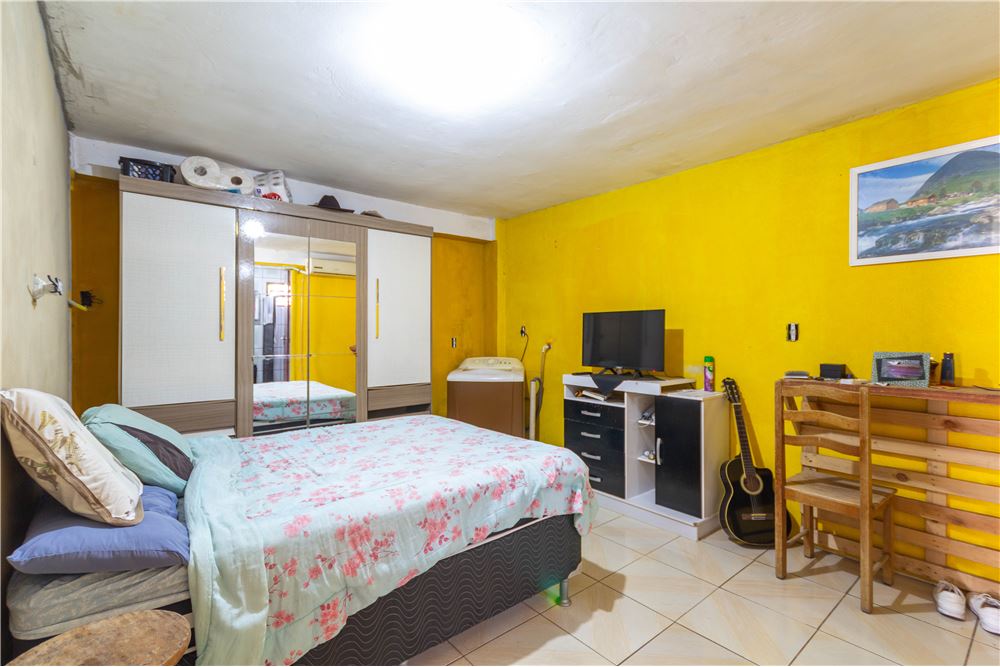 Casa à venda com 1 quarto, 100m² - Foto 4