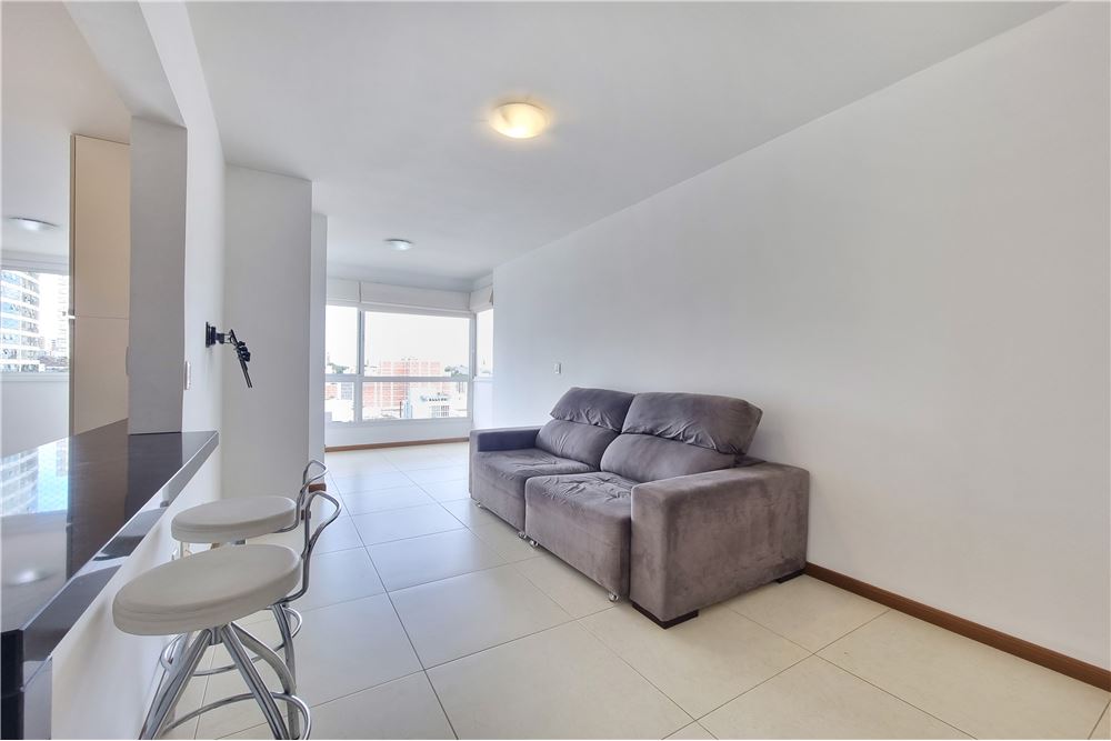 Apartamento à venda com 2 quartos, 104m² - Foto 4