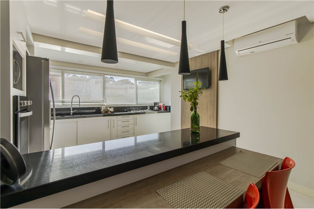 Casa à venda com 4 quartos, 317m² - Foto 3