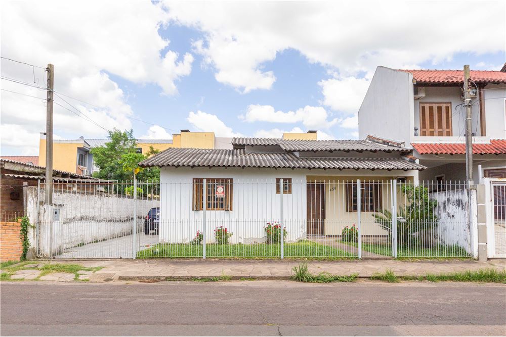 Casa à venda com 3 quartos, 170m² - Foto 1