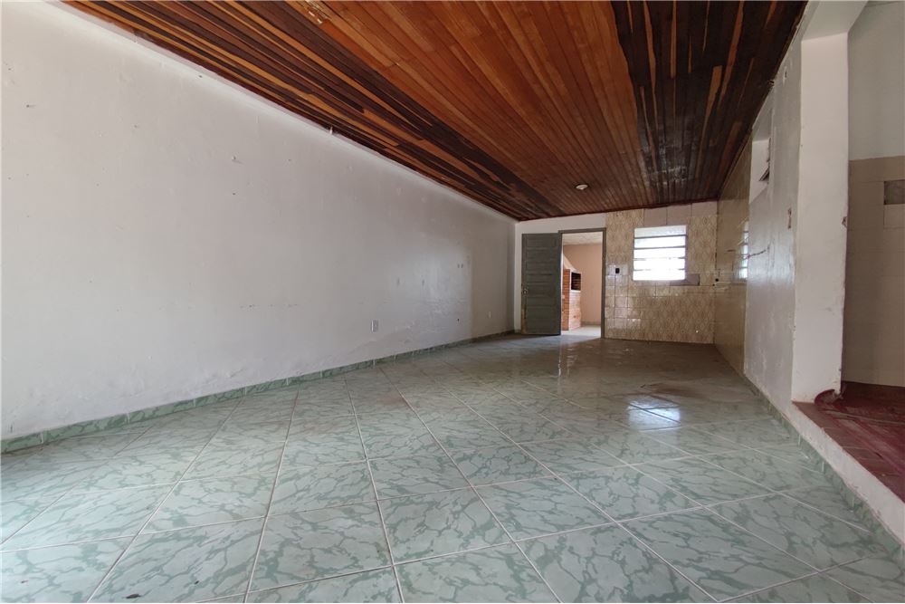 Casa à venda com 3 quartos, 450m² - Foto 4