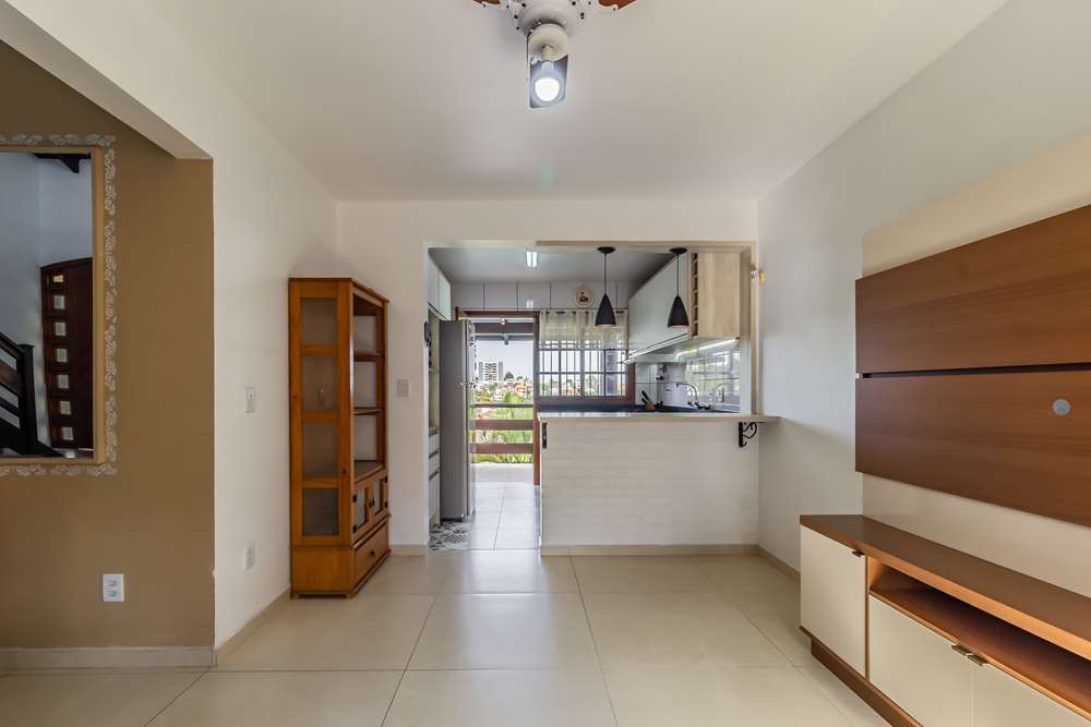 Casa à venda com 4 quartos, 201m² - Foto 6