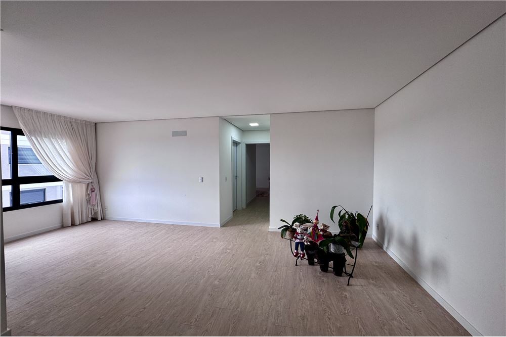 Apartamento à venda com 2 quartos, 113m² - Foto 4