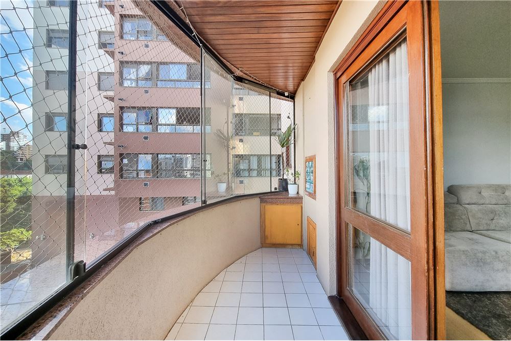 Apartamento à venda com 2 quartos, 107m² - Foto 7