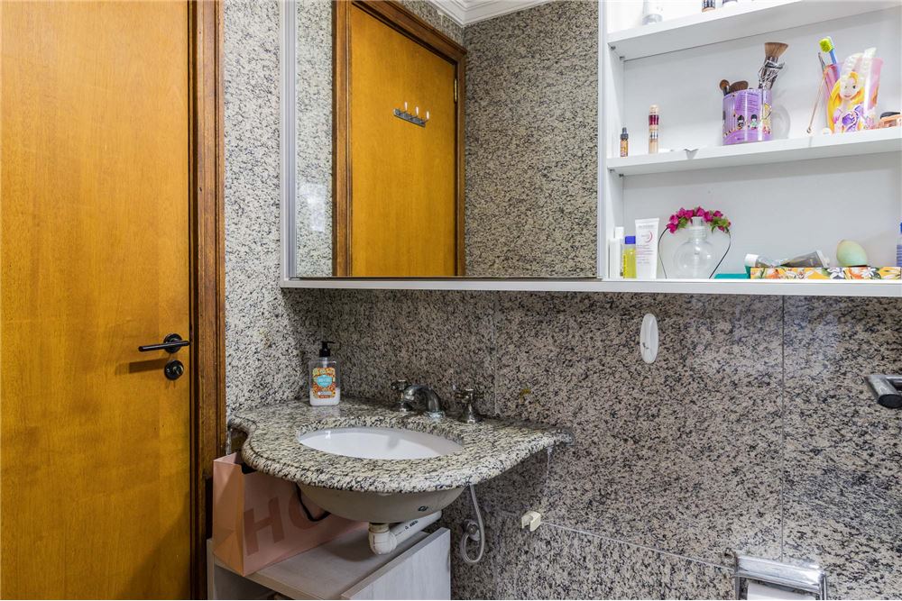 Apartamento à venda com 3 quartos, 258m² - Foto 12