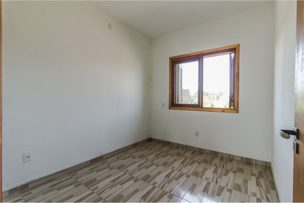 Casa à venda com 2 quartos, 300m² - Foto 15