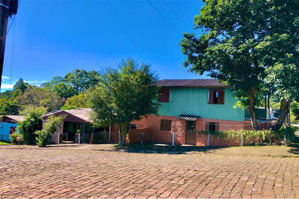 Casa à venda com 6 quartos, 300m² - Foto 4