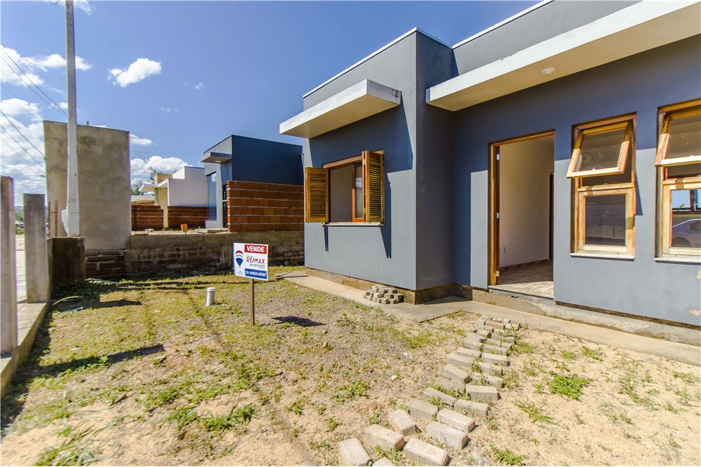 Casa à venda com 2 quartos, 300m² - Foto 1