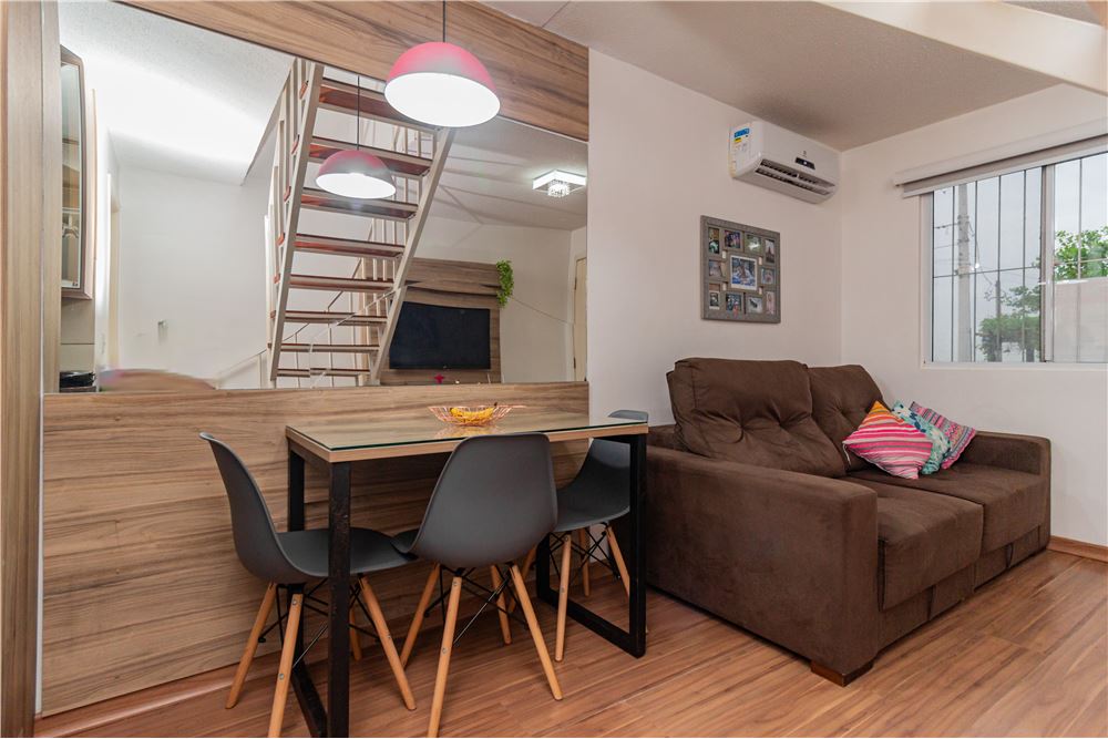 Casa à venda com 3 quartos, 62m² - Foto 1