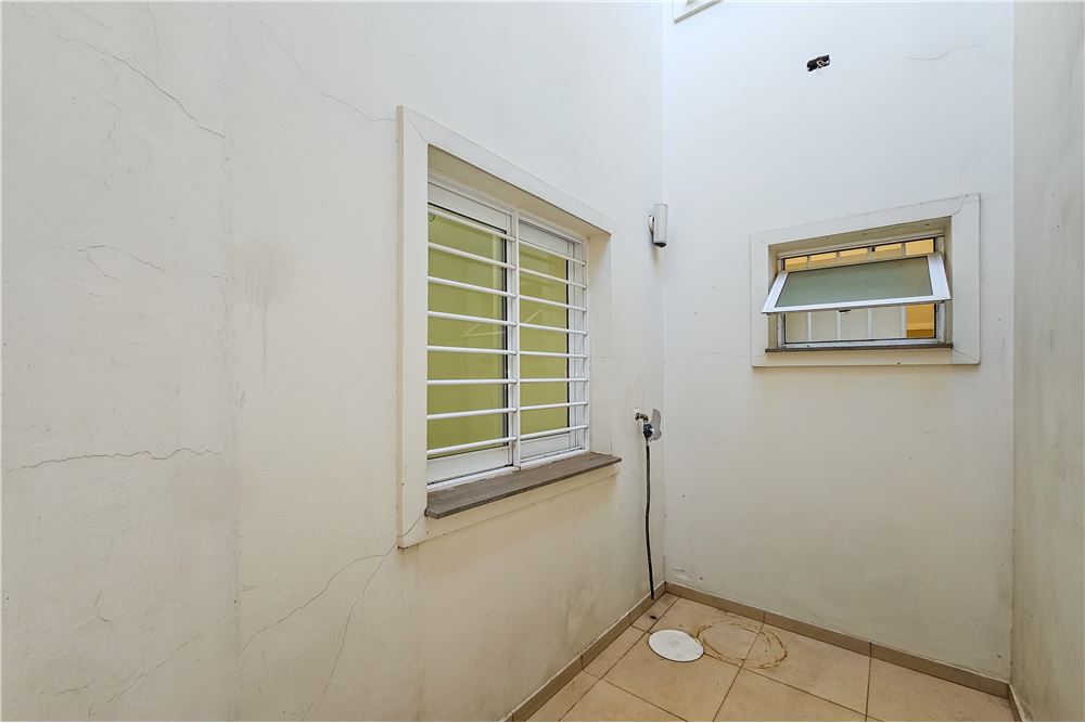 Casa à venda com 4 quartos, 300m² - Foto 19