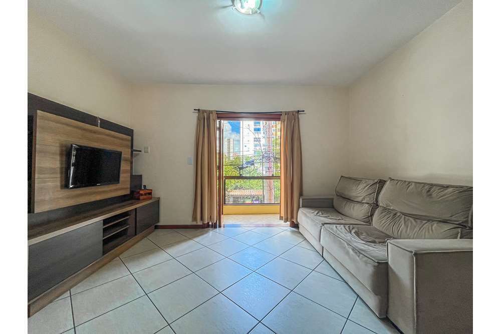 Apartamento à venda com 2 quartos, 65m² - Foto 2