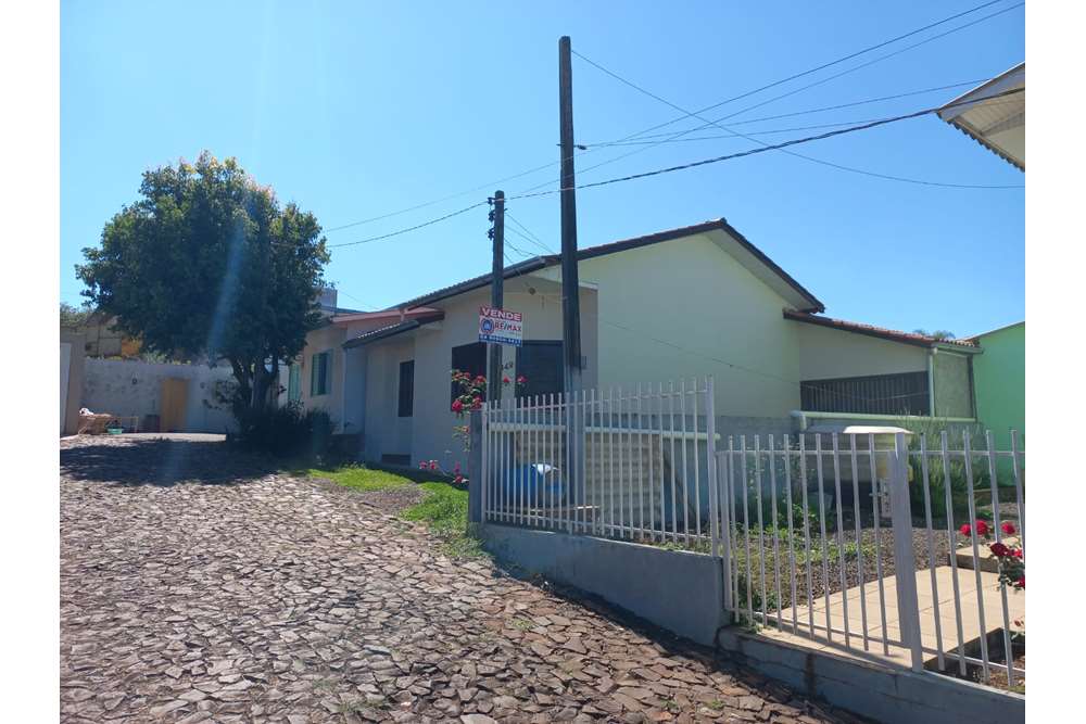 Casa à venda com 2 quartos, 190m² - Foto 2