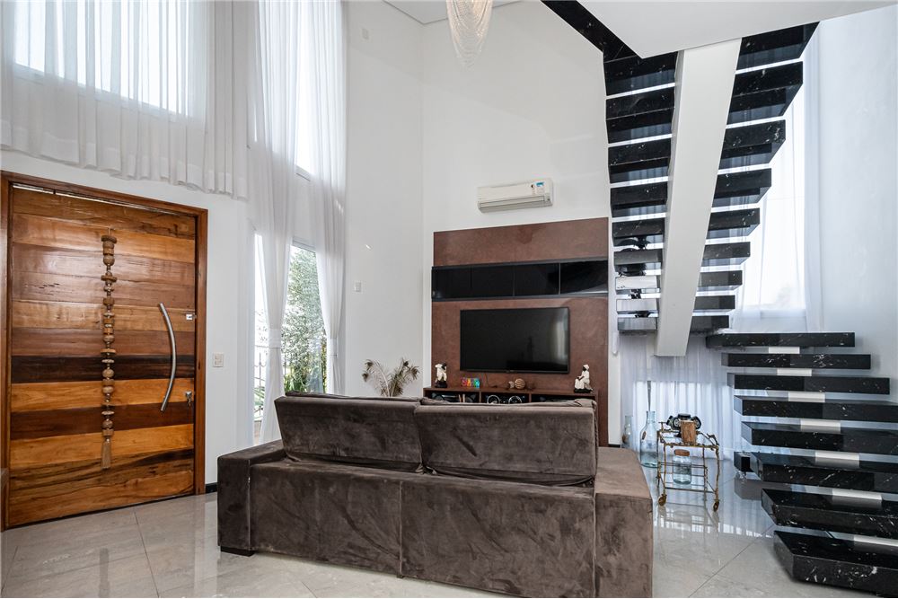 Casa à venda com 3 quartos, 226m² - Foto 3