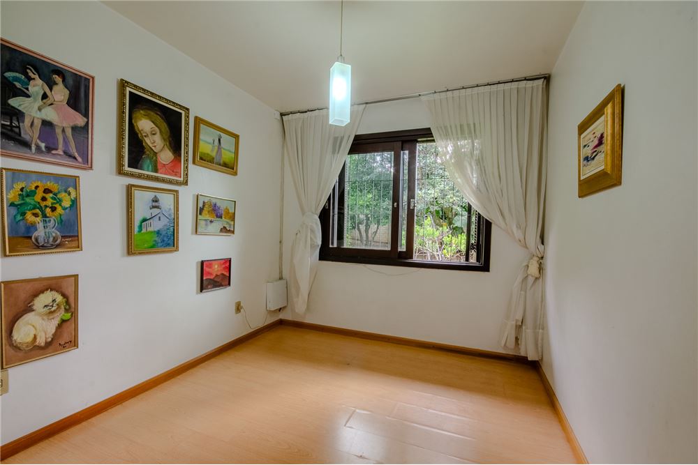 Casa à venda com 3 quartos, 1100m² - Foto 7