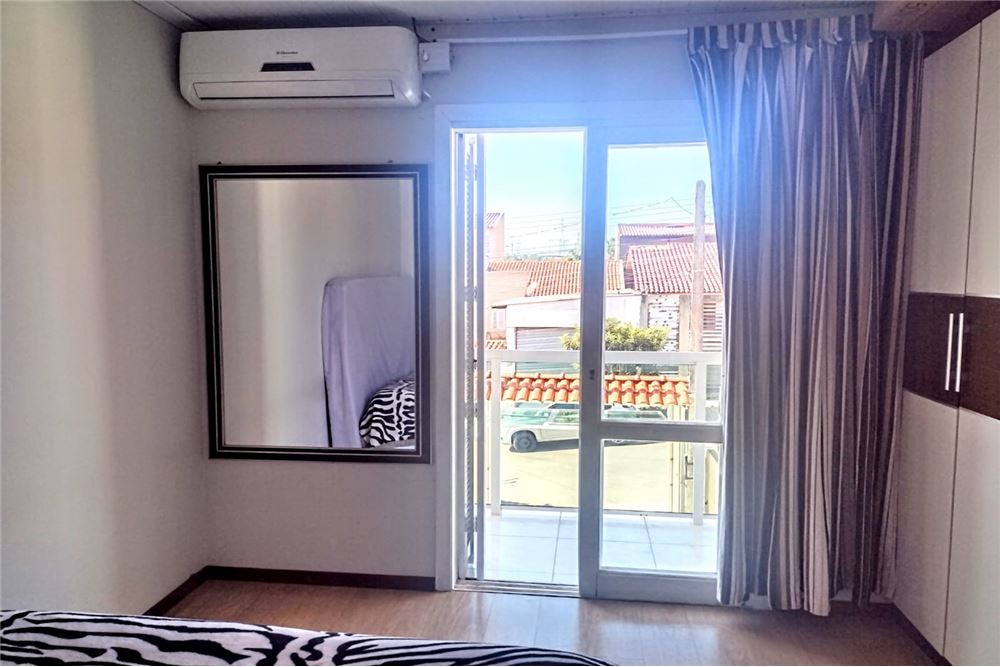 Casa à venda com 2 quartos, 75m² - Foto 8