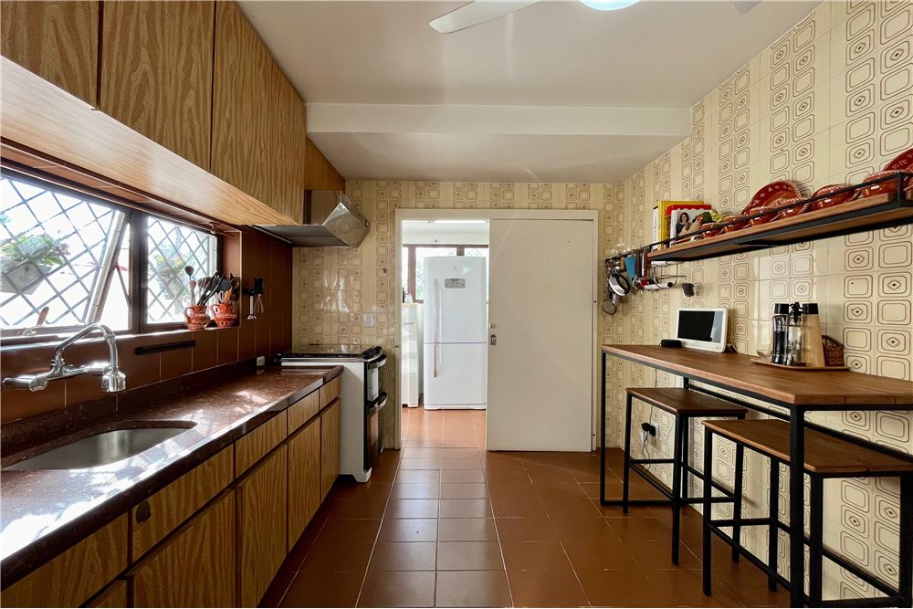 Casa à venda com 3 quartos, 200m² - Foto 14