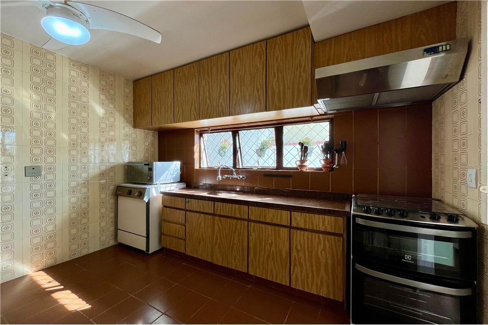 Casa à venda com 3 quartos, 200m² - Foto 15