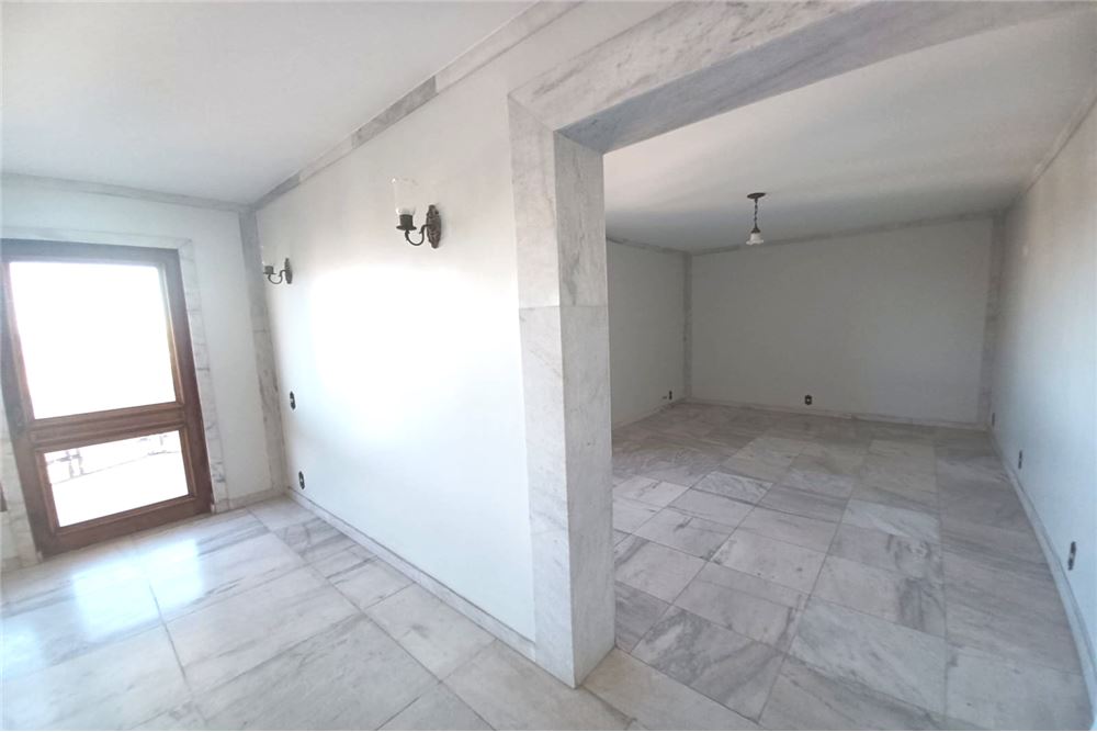 Apartamento à venda com 3 quartos, 235m² - Foto 23