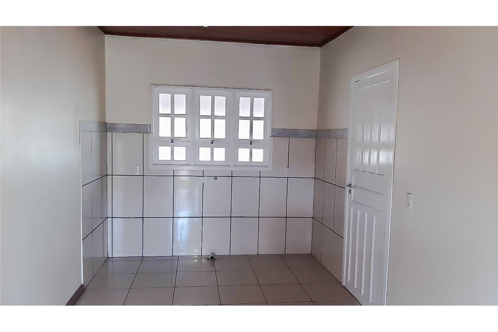 Casa à venda com 2 quartos, 250m² - Foto 6