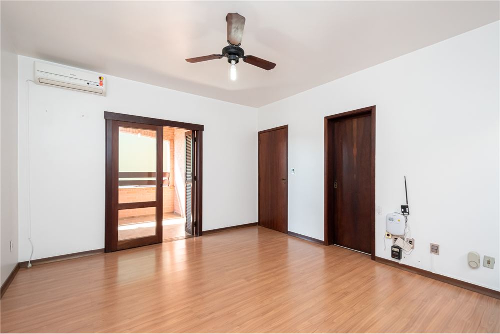 Casa à venda com 3 quartos, 360m² - Foto 6