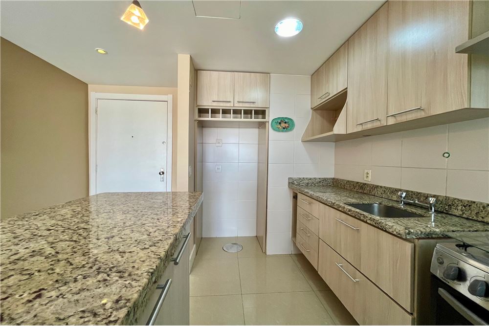 Apartamento à venda com 2 quartos, 60m² - Foto 15