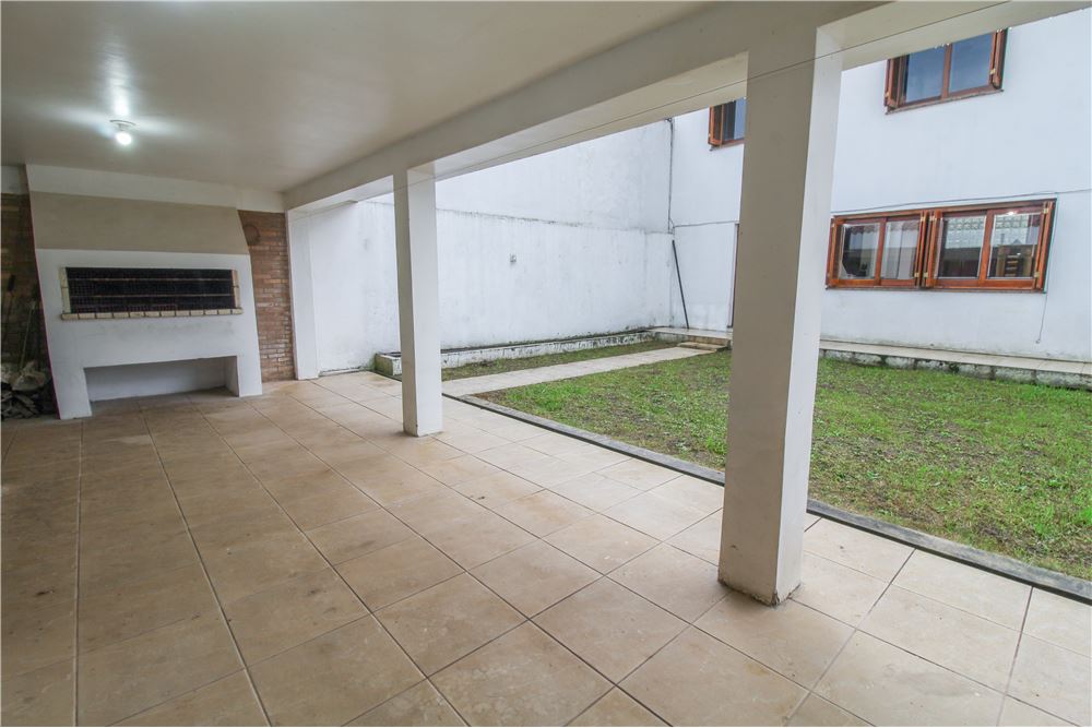 Casa à venda com 4 quartos, 370m² - Foto 16