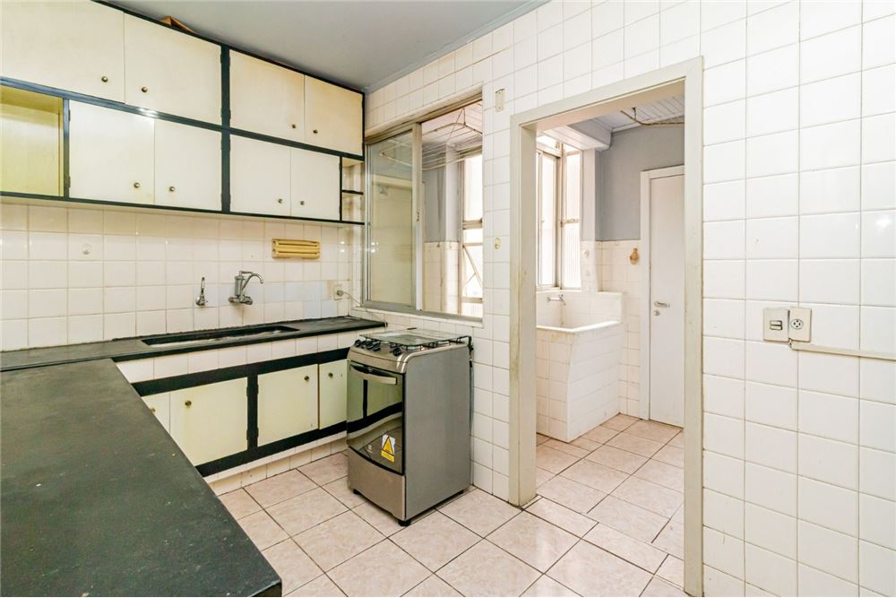 Apartamento à venda com 3 quartos, 178m² - Foto 2