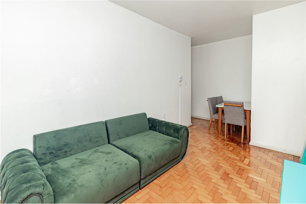 Apartamento à venda com 2 quartos, 70m² - Foto 4