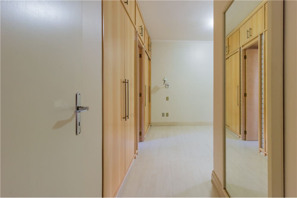 Casa à venda com 3 quartos, 241m² - Foto 13