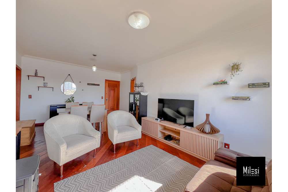 Apartamento à venda com 3 quartos, 125m² - Foto 2