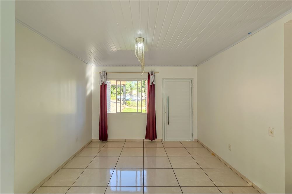 Casa à venda com 2 quartos, 52m² - Foto 4