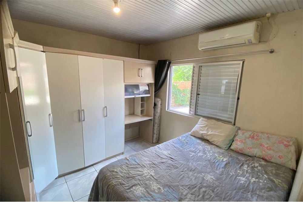 Casa à venda com 3 quartos, 75m² - Foto 2