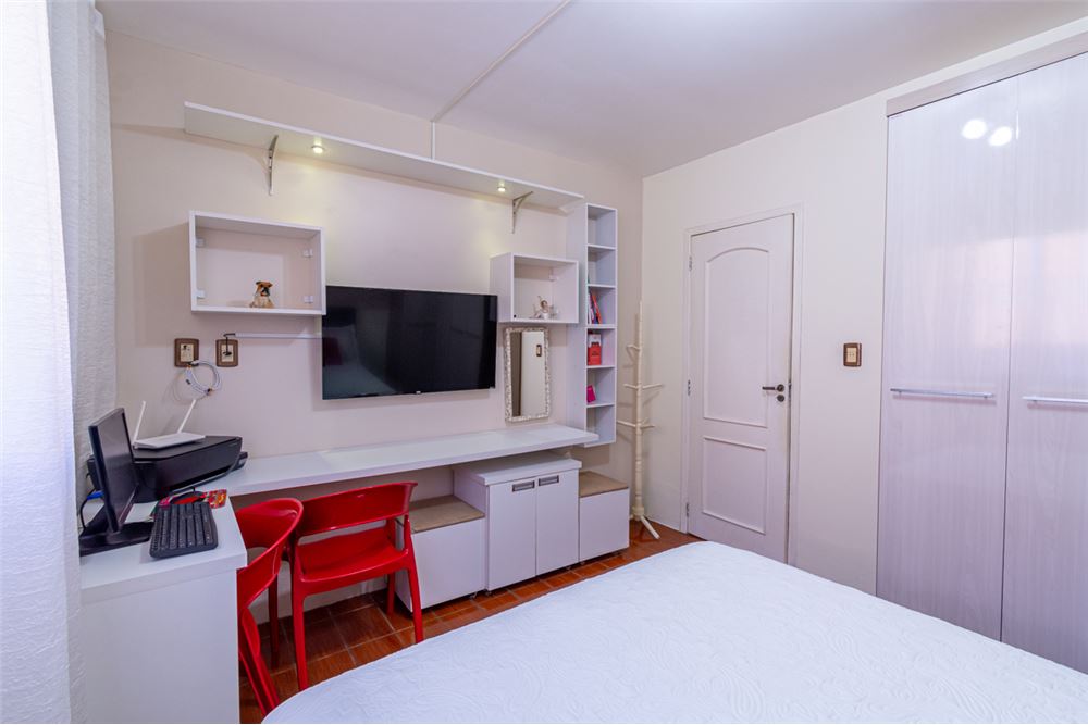 Casa à venda com 3 quartos, 300m² - Foto 4