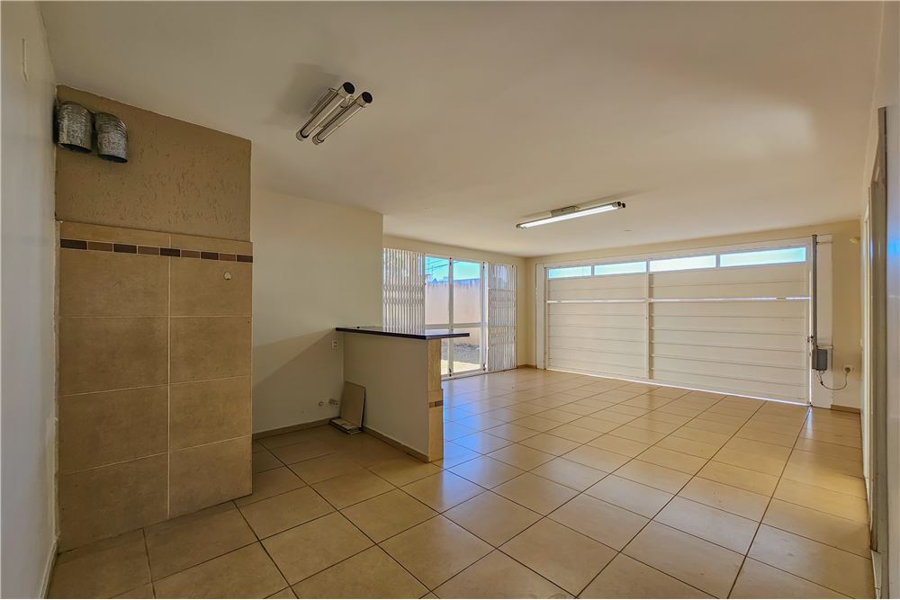 Casa à venda com 4 quartos, 300m² - Foto 14