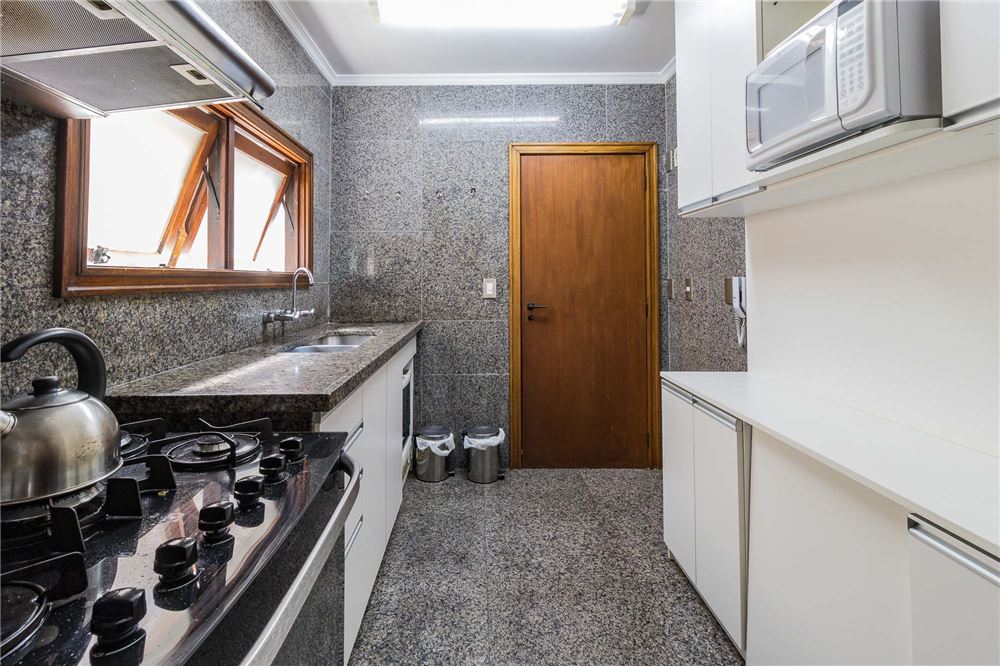 Apartamento à venda com 3 quartos, 258m² - Foto 21