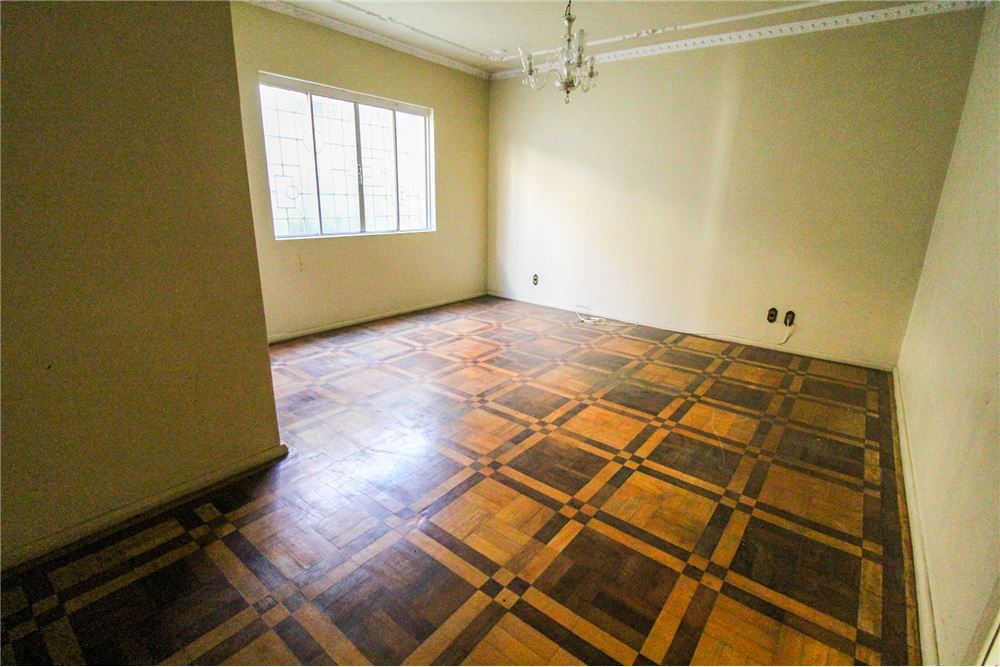 Casa à venda com 5 quartos, 186m² - Foto 5