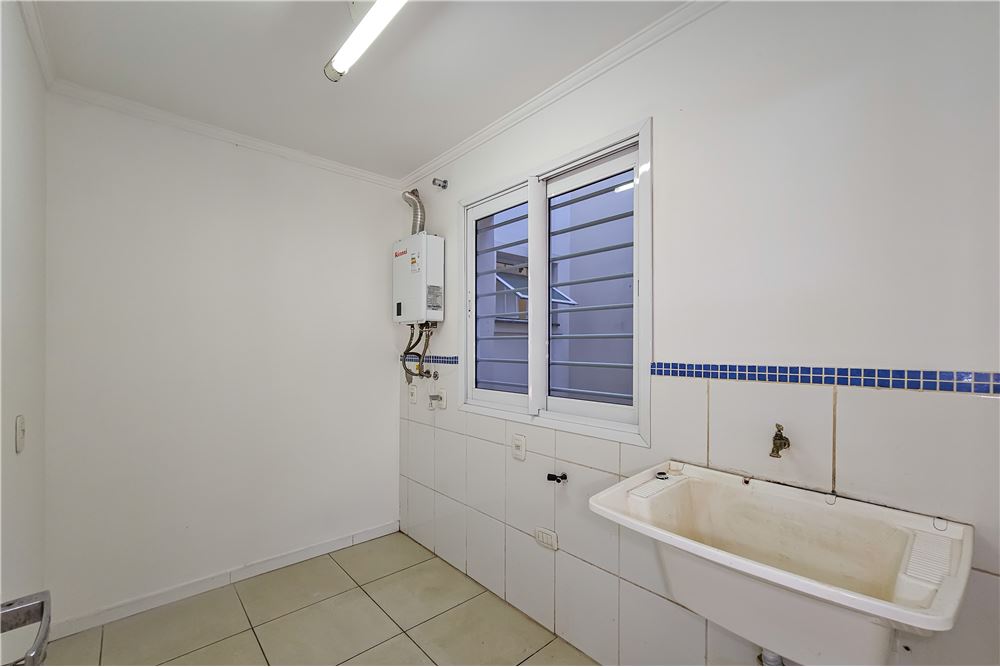 Casa à venda com 4 quartos, 300m² - Foto 18