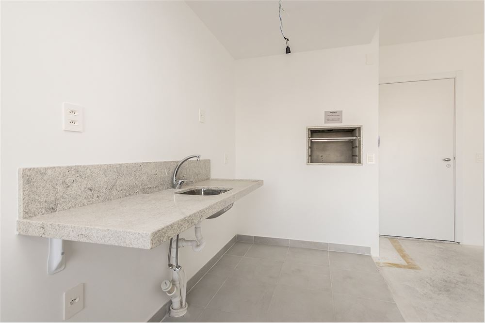 Apartamento à venda com 2 quartos, 70m² - Foto 13