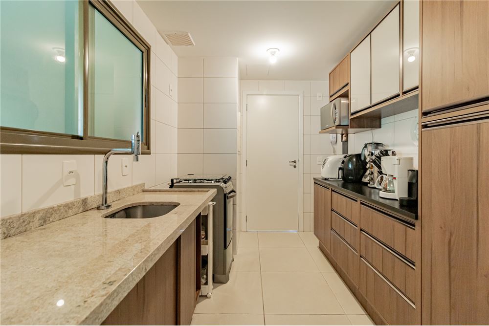 Apartamento à venda com 3 quartos, 187m² - Foto 10