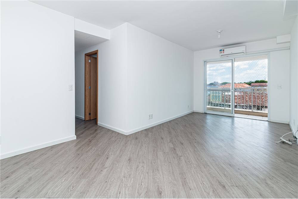 Apartamento à venda com 3 quartos, 133m² - Foto 1