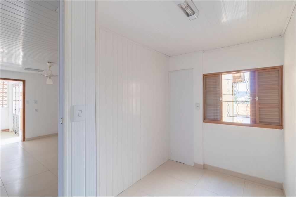 Casa à venda com 5 quartos, 200m² - Foto 20