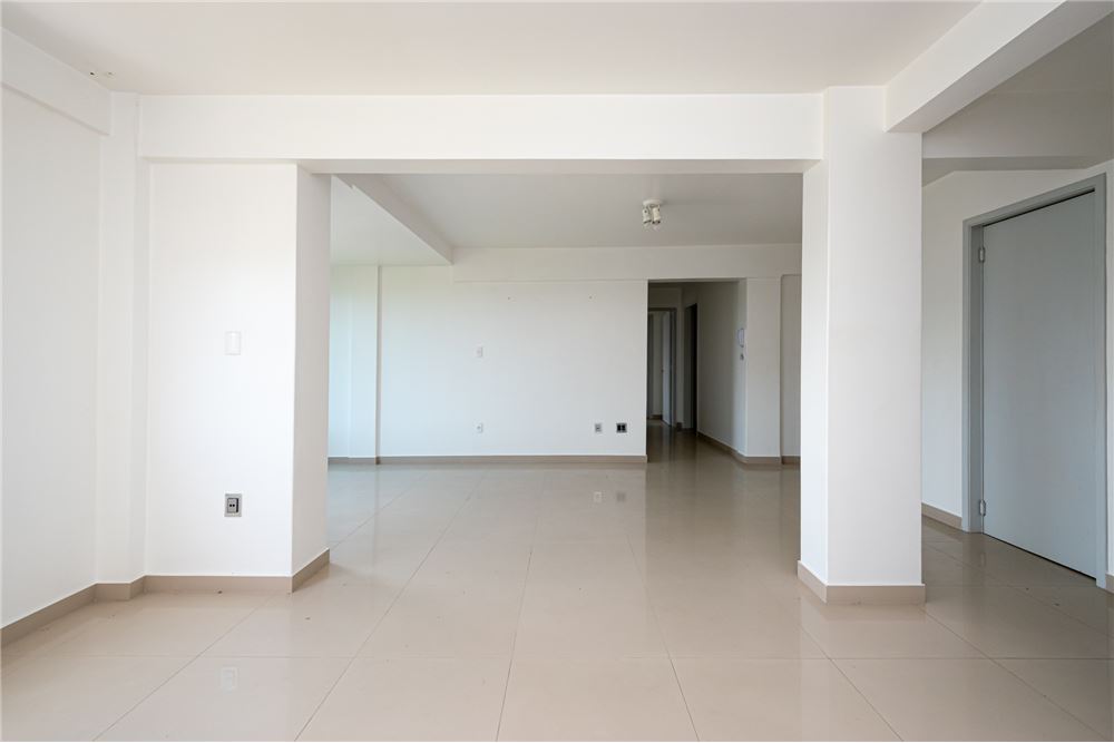 Apartamento à venda com 3 quartos, 136m² - Foto 6