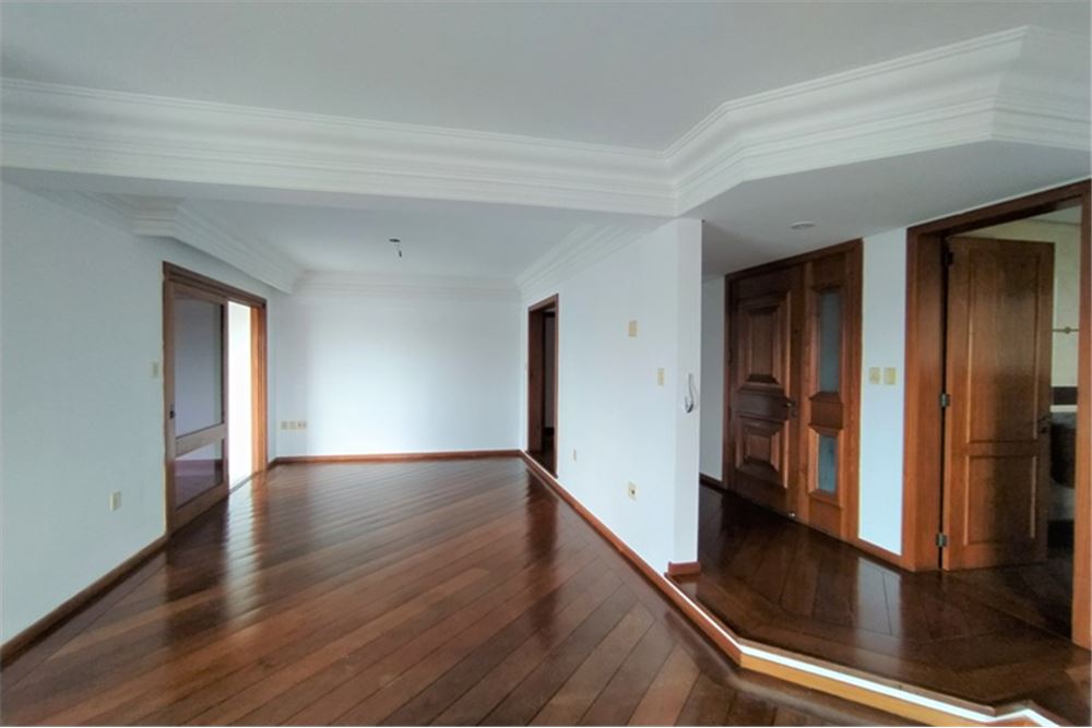 Apartamento à venda com 3 quartos, 221m² - Foto 12