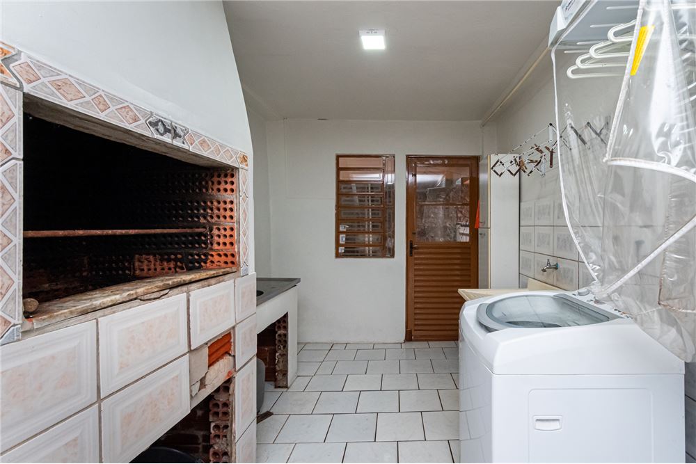 Casa à venda com 4 quartos, 250m² - Foto 17