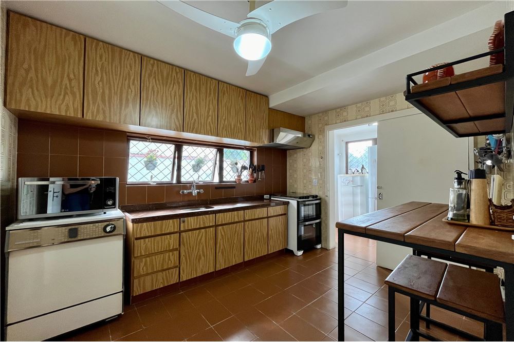 Casa à venda com 3 quartos, 200m² - Foto 16