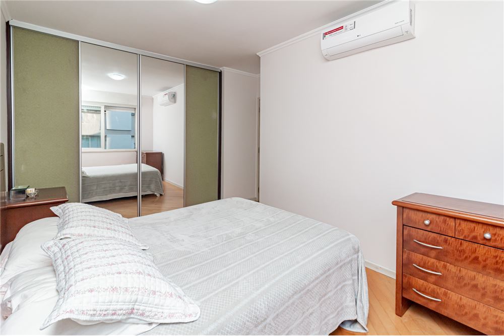 Apartamento à venda com 2 quartos, 67m² - Foto 17